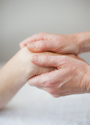 Osteopathic treatment of the wrist. 